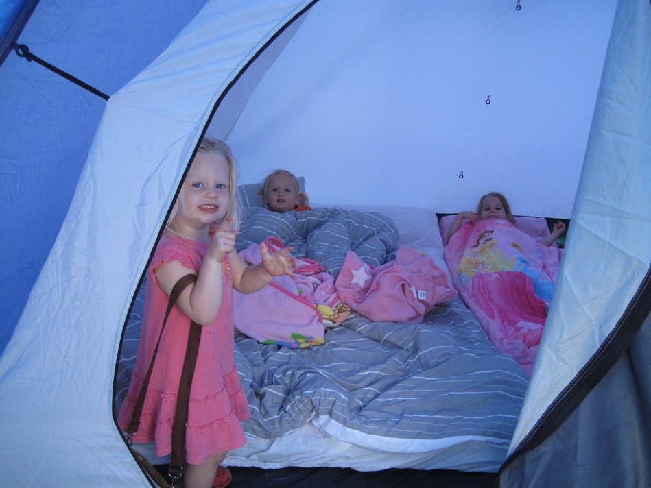 family_2009-07-25 16.33.33_camping_mersea_kerry_dave kieron atkinson